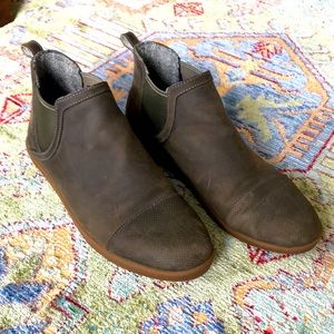 Olukai Olive Green Booties Women’s Size 10